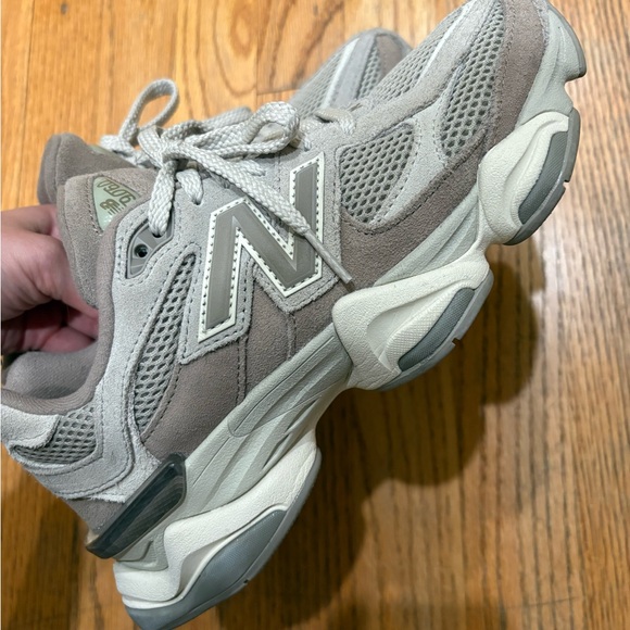 New Balance 9060 - Picture 3 of 3